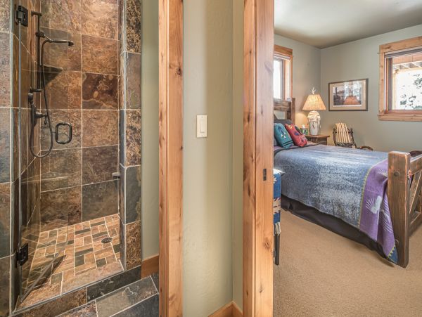 Custom built Log Home Ski in Ski out 15 min to Mountain Village