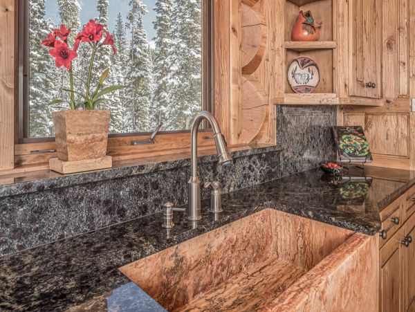 Custom built Log Home Ski in Ski out 15 min to Mountain Village
