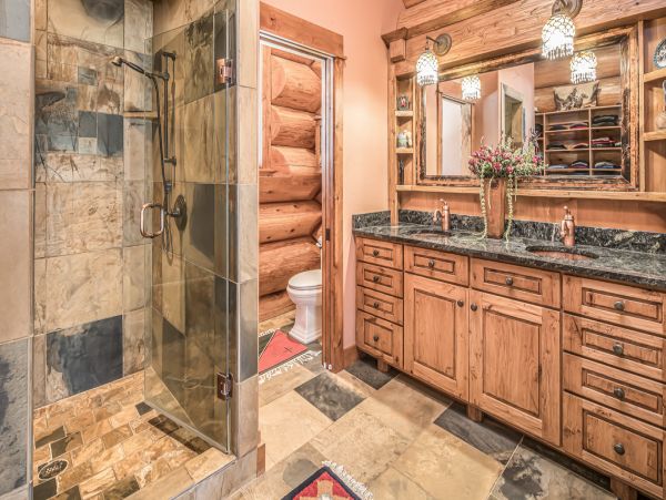 Custom built Log Home Ski in Ski out 15 min to Mountain Village