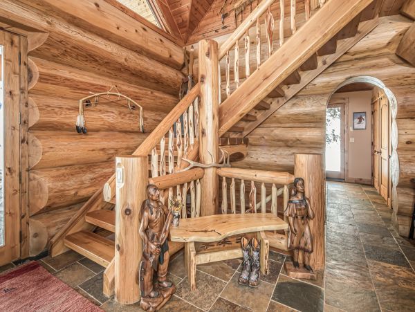 Custom built Log Home Ski in Ski out 15 min to Mountain Village