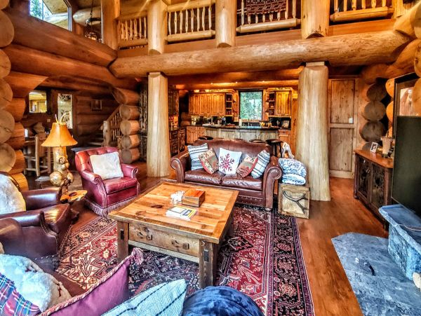 Custom built Log Home Ski in Ski out 15 min to Mountain Village