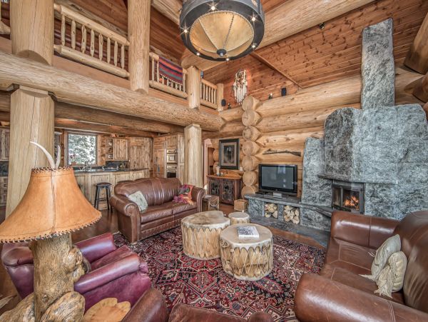Custom built Log Home Ski in Ski out 15 min to Mountain Village