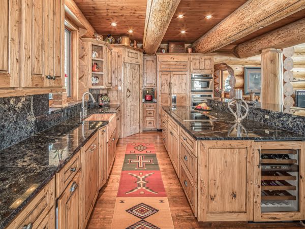 Custom built Log Home Ski in Ski out 15 min to Mountain Village
