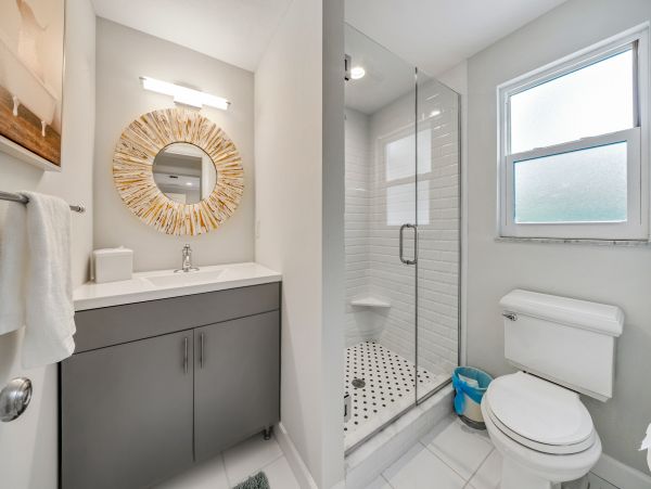Walk to Beach Vacation Home in Anna Maria Island 3 Bedrooms