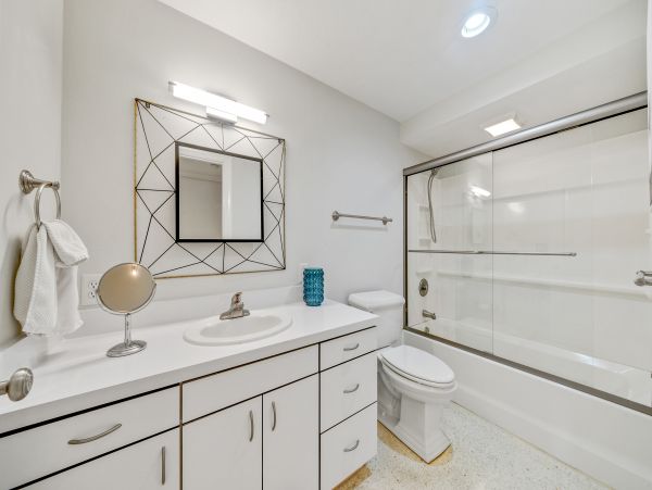 Walk to Beach Vacation Home in Anna Maria Island 3 Bedrooms