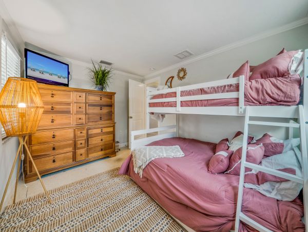 Walk to Beach Vacation Home in Anna Maria Island 3 Bedrooms