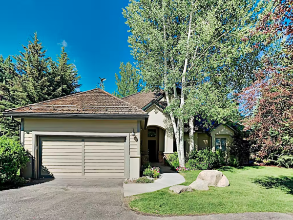 Great Family Duplex 6 Bedrooms Sleeps 18 Shared Pool & Spa