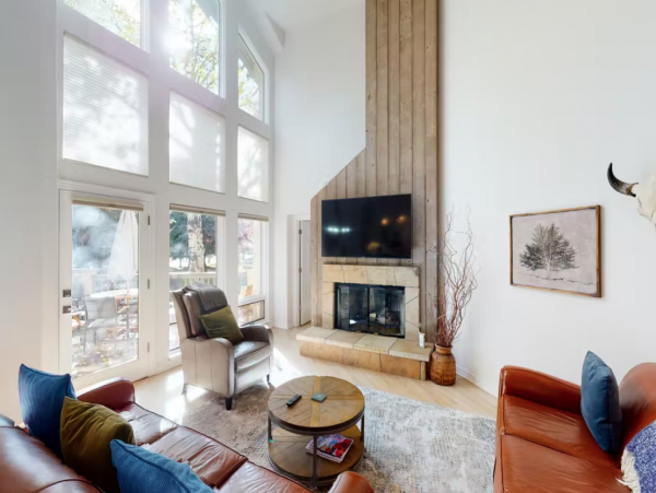 Great Family Duplex 6 Bedrooms Sleeps 18 Shared Pool & Spa