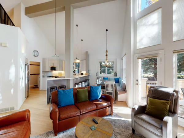 Great Family Duplex 6 Bedrooms Sleeps 18 Shared Pool & Spa