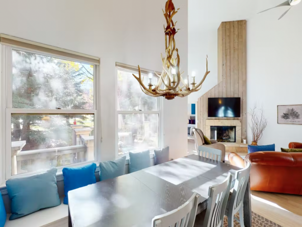 Great Family Duplex 6 Bedrooms Sleeps 18 Shared Pool & Spa