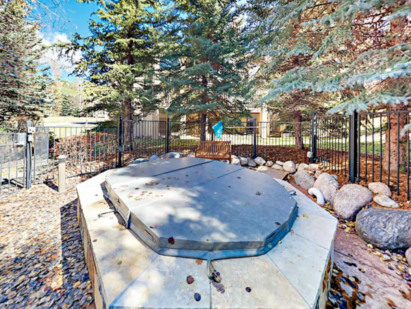 Great Family Duplex 6 Bedrooms Sleeps 18 Shared Pool & Spa
