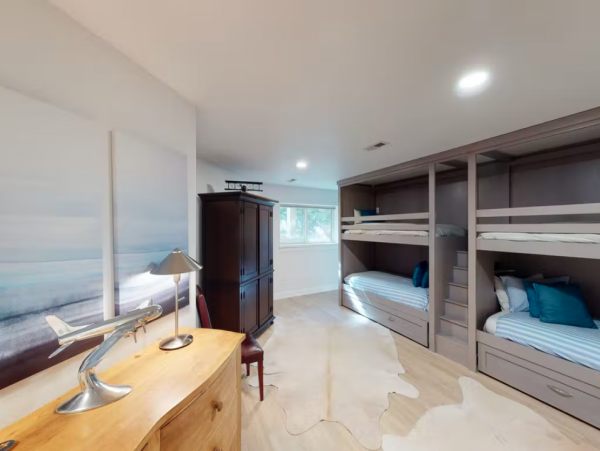 Great Family Duplex 6 Bedrooms Sleeps 18 Shared Pool & Spa