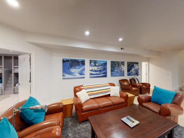 Great Family Duplex 6 Bedrooms Sleeps 18 Shared Pool & Spa