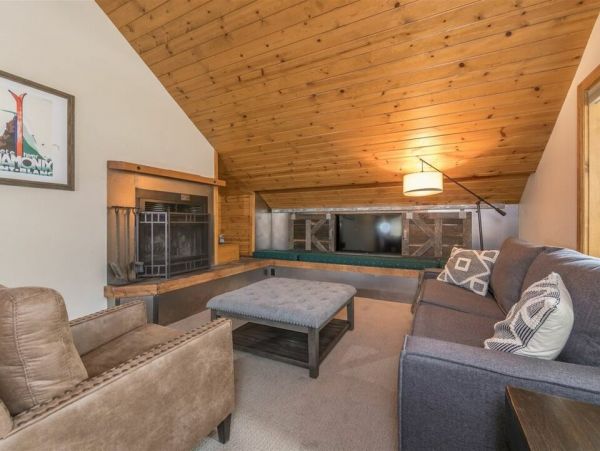 Big Sky Two Bedroom Walk to Lift Condo with Mountain View