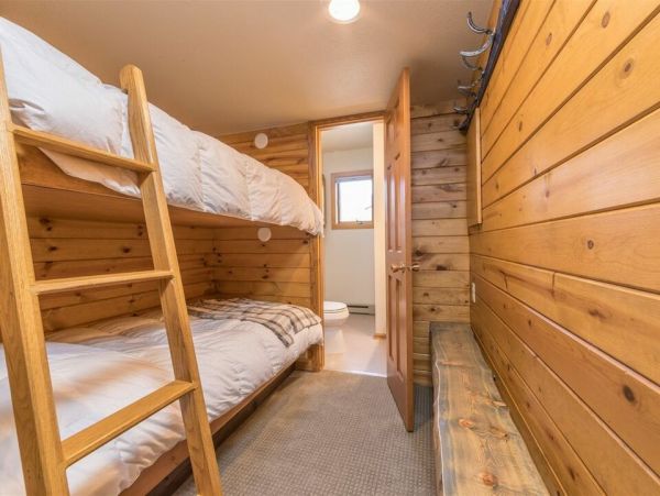 Big Sky Two Bedroom Walk to Lift Condo with Mountain View