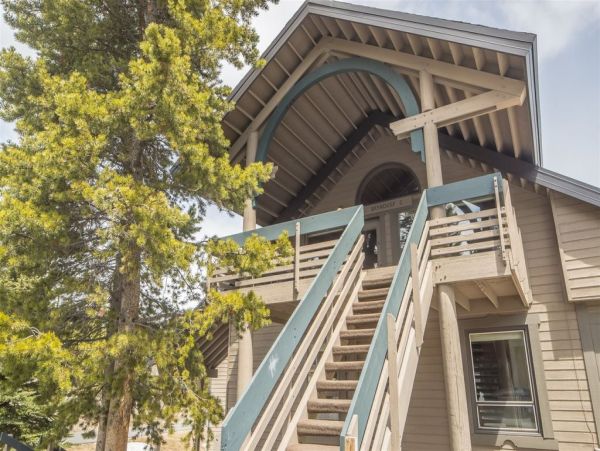 Big Sky Two Bedroom Walk to Lift Condo with Mountain View