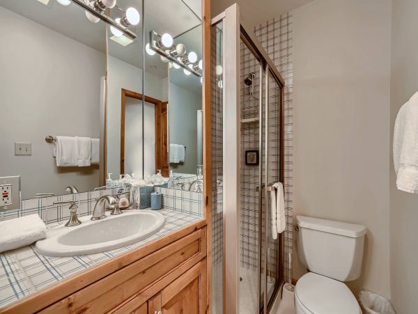 Magnificent Ski in Ski out condo