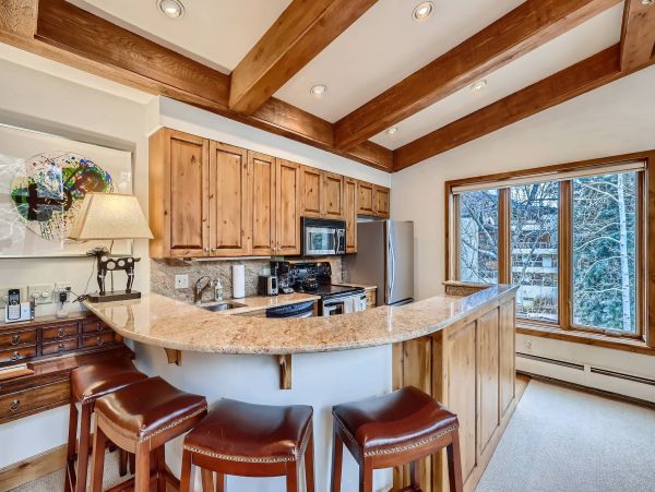 Magnificent Ski in Ski out condo