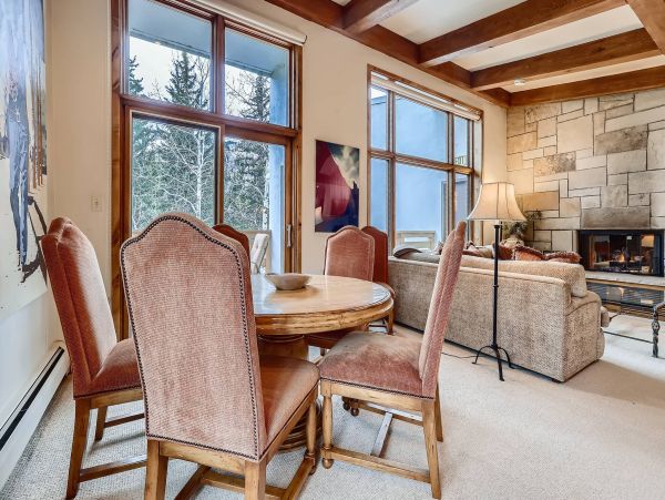 Magnificent Ski in Ski out condo