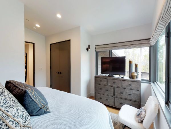 Big Sky Home 1000429