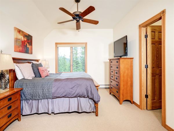 Big Sky 4 Bedroom Ski In Ski Out Vacation Home Sleeps 12