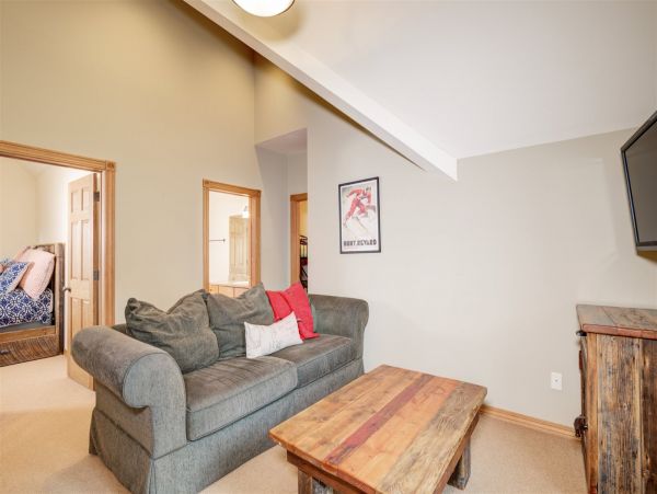 Big Sky 4 Bedroom Ski In Ski Out Vacation Home Sleeps 12