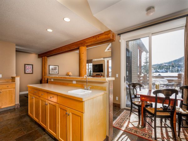 Big Sky Condo 1000475