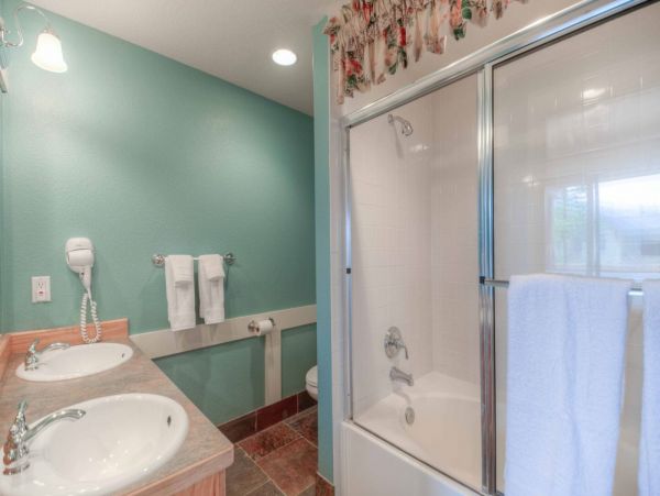 Big Sky Condo 1000475