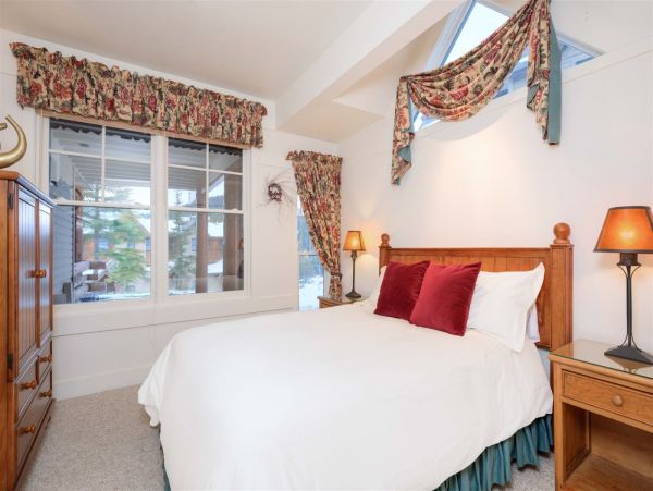 Big Sky Condo 1000475