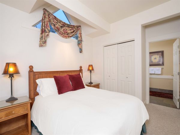 Big Sky Condo 1000475