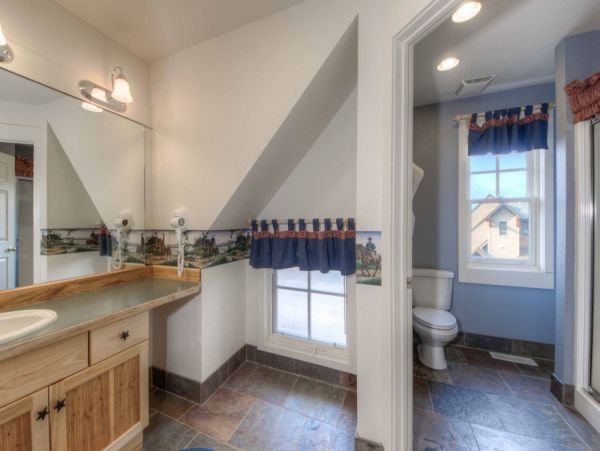 Big Sky Condo 1000475