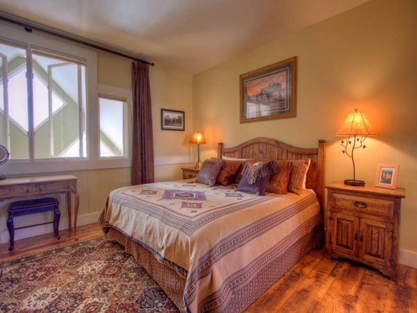 Big Sky Condo 1000476