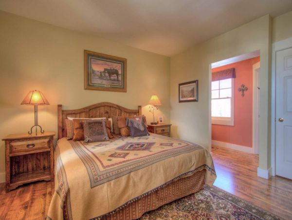 Big Sky Condo 1000476