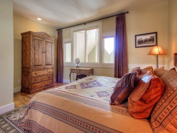 Big Sky Condo 1000476