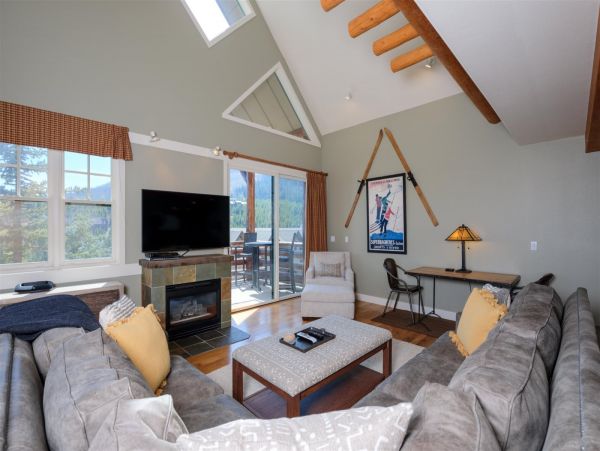 Big Sky Condo 1000477