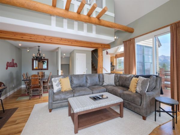 Big Sky Condo 1000477
