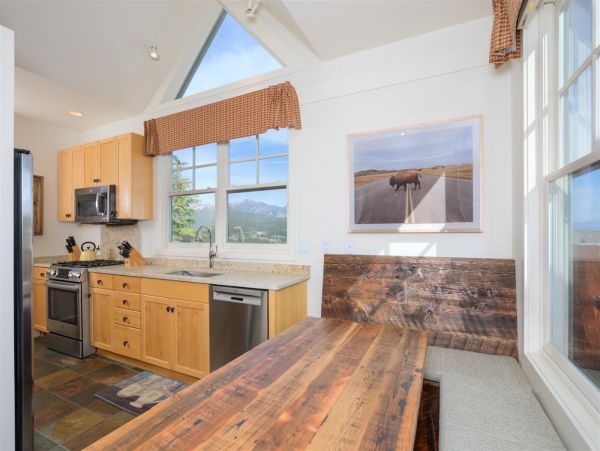 Big Sky Condo 1000477