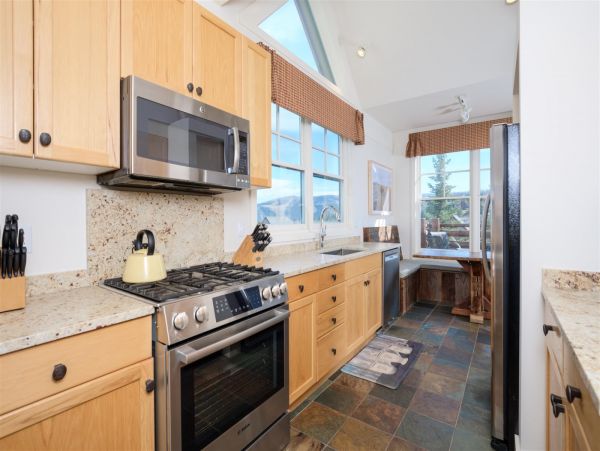 Big Sky Condo 1000477