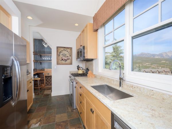 Big Sky Condo 1000477