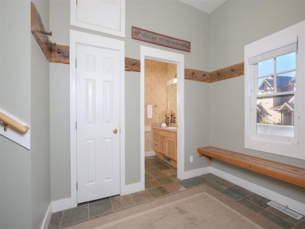 Big Sky Condo 1000477