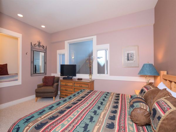 Big Sky Condo 1000478
