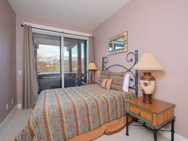 Big Sky Condo 1000478