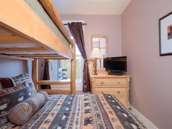 Big Sky Condo 1000478