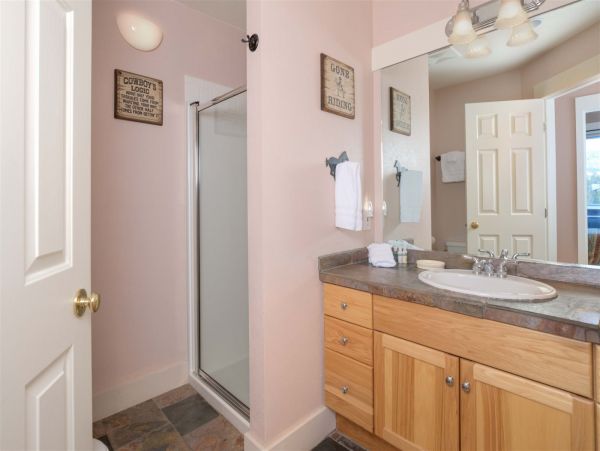 Big Sky Condo 1000478