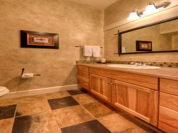 Big Sky Condo 1000478