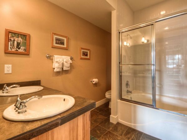 Big Sky Condo 1000479