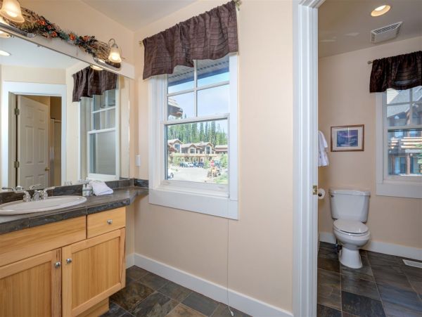 Big Sky Condo 1000479