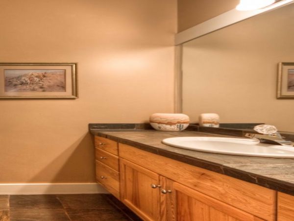 Big Sky Condo 1000479
