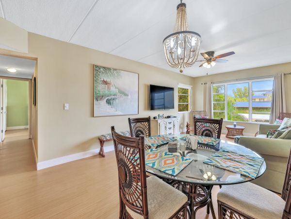 Charming Vacation Condo in Longboat Key Partial Gulf Views