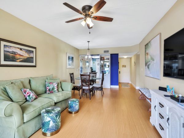 Charming Vacation Condo in Longboat Key Partial Gulf Views